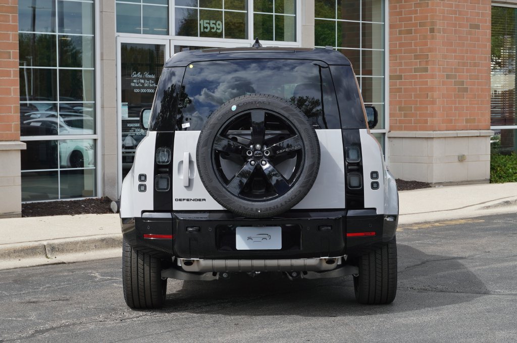 New 2026 Land Rover Defender 110 X-Dynamic SE AWD/4WD image 5