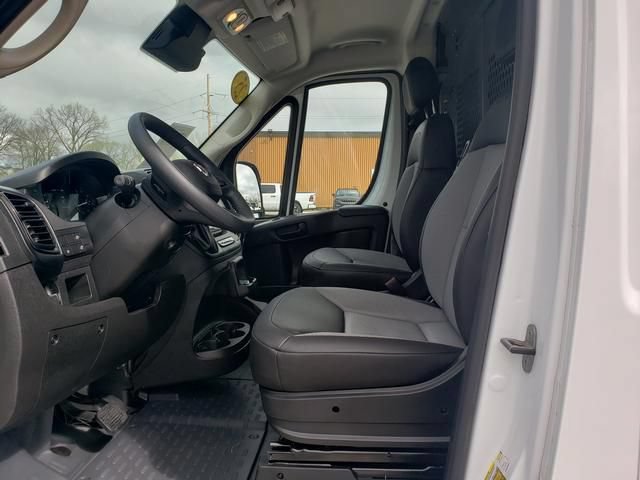 Used 2025 RAM ProMaster 2500 w/ Convenience Group FWD image 10