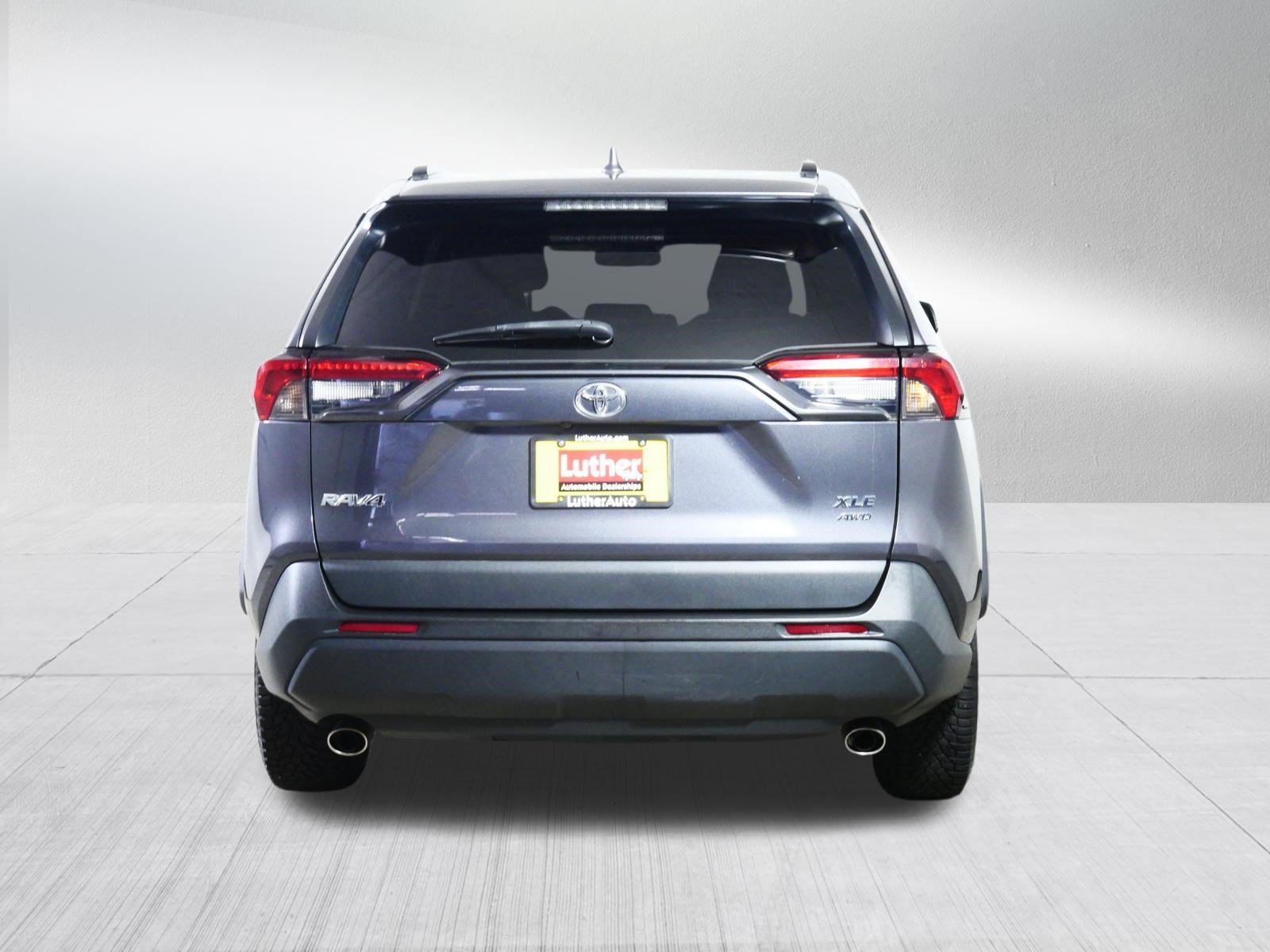 Used 2022 Toyota RAV4 XLE AWD/4WD image 6