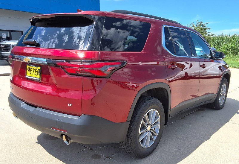 Used 2023 Chevrolet Traverse LT FWD image 8
