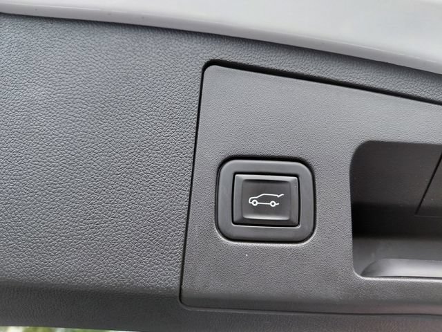 Certified 2023 Cadillac XT4 Luxury FWD image 14