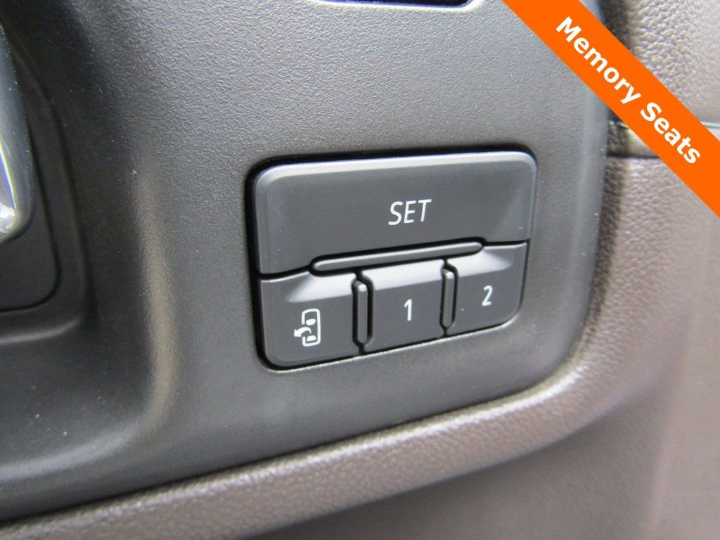 Used 2023 GMC Sierra 3500 Denali w/ Denali Ultimate Package image 6