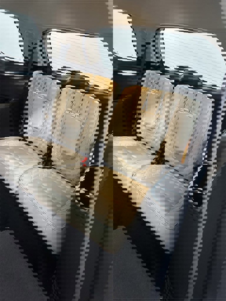 Used 2016 Ford Explorer Platinum image 33