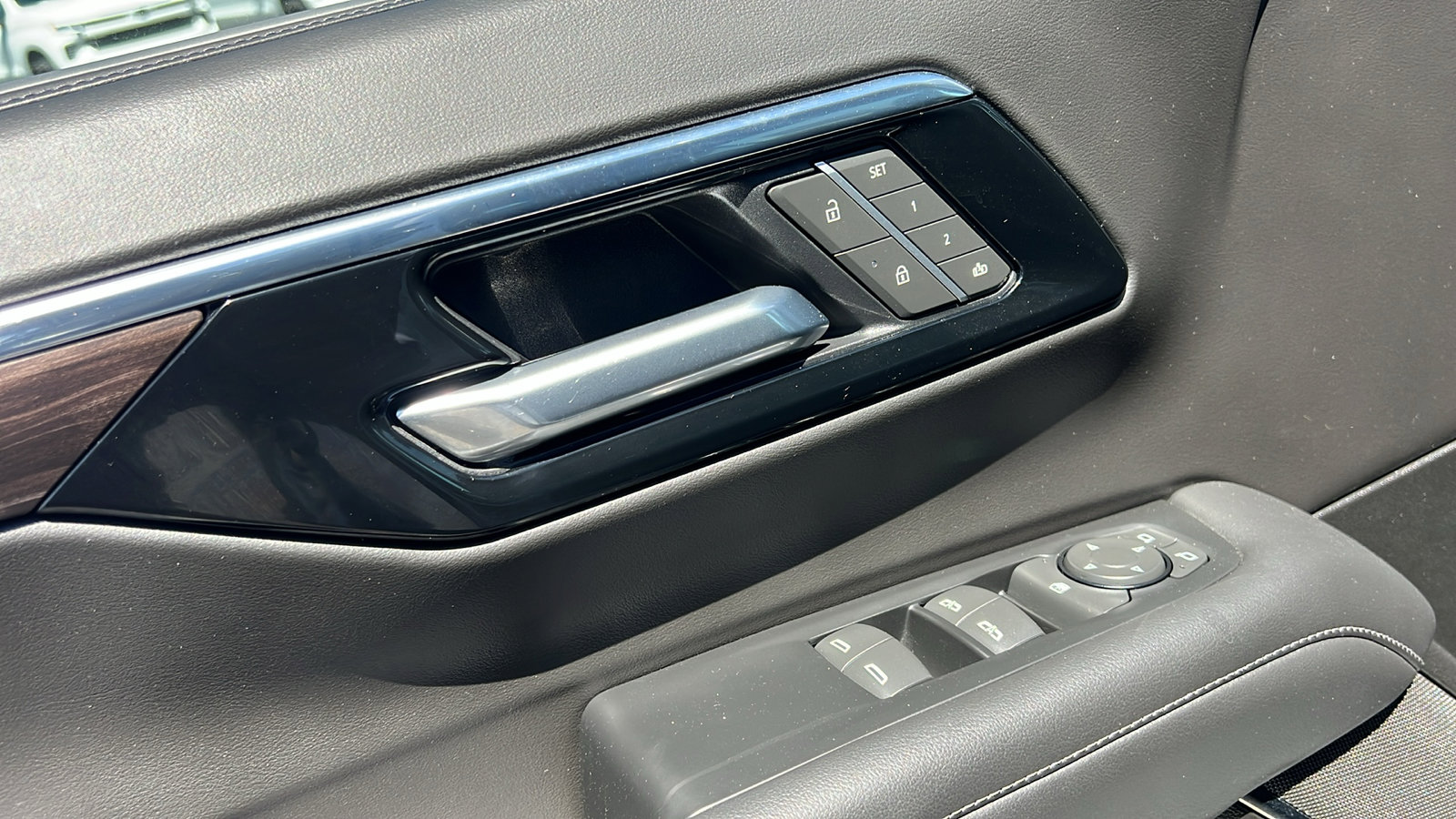 Certified 2025 Chevrolet Tahoe LT AWD/4WD image 17