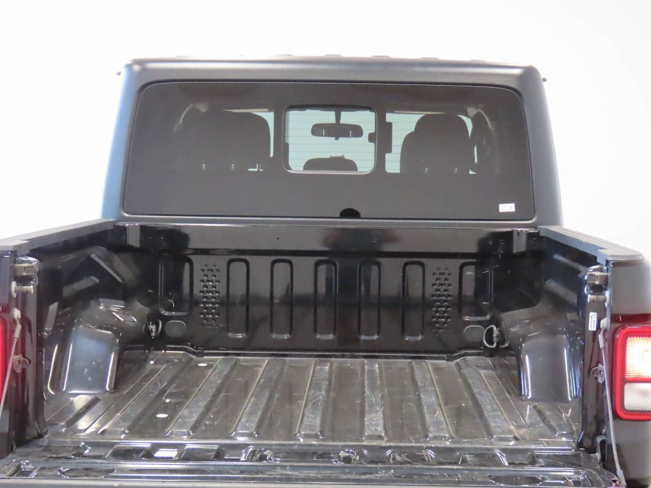 Used 2021 Jeep Gladiator Sport AWD/4WD image 5