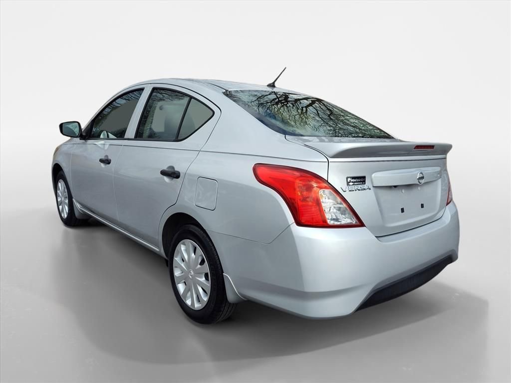 Used 2019 Nissan Versa S Plus image 3