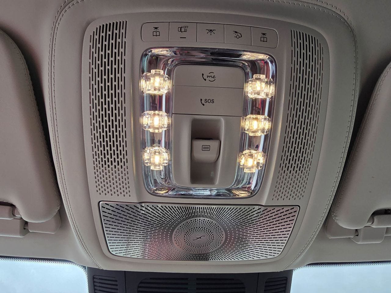 Used 2025 Mercedes-Benz Maybach GLS 600 4MATIC image 31