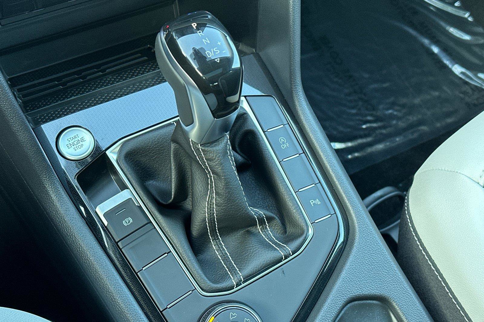 New 2026 Volkswagen Taos SE image 20