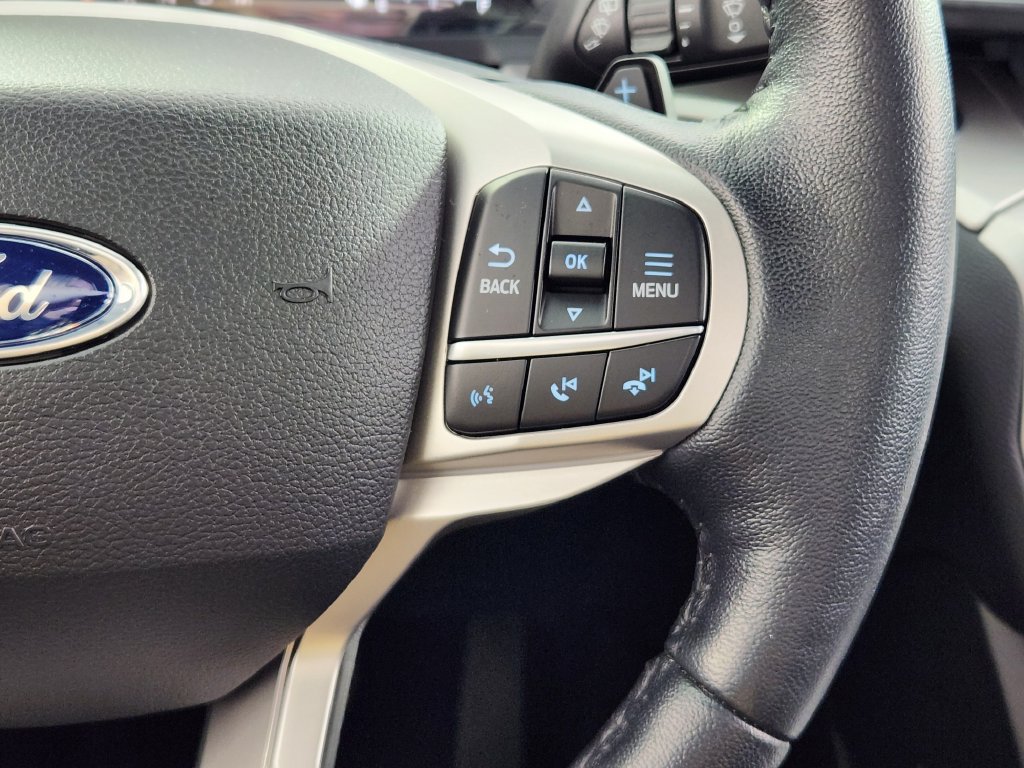 Used 2021 Ford Explorer XLT w/ Equipment Group 202A AWD/4WD image 19