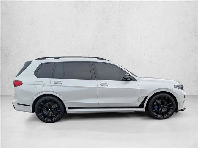 Used 2022 BMW X7 M50i image 4
