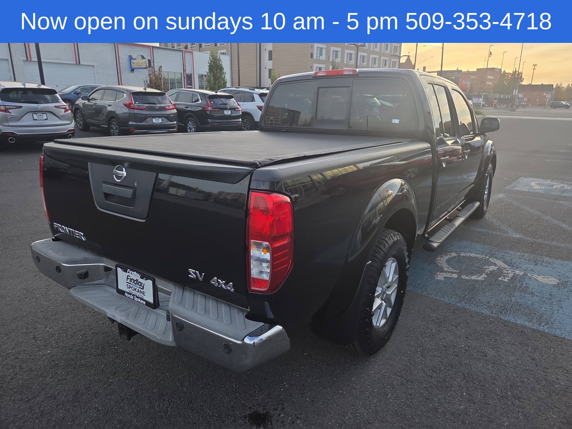 Used 2016 Nissan Frontier SV w/ SV Value Truck Package AWD/4WD image 5