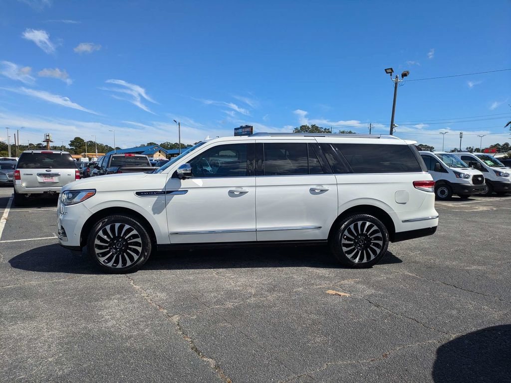 Certified 2022 Lincoln Navigator L Black Label AWD/4WD image 8