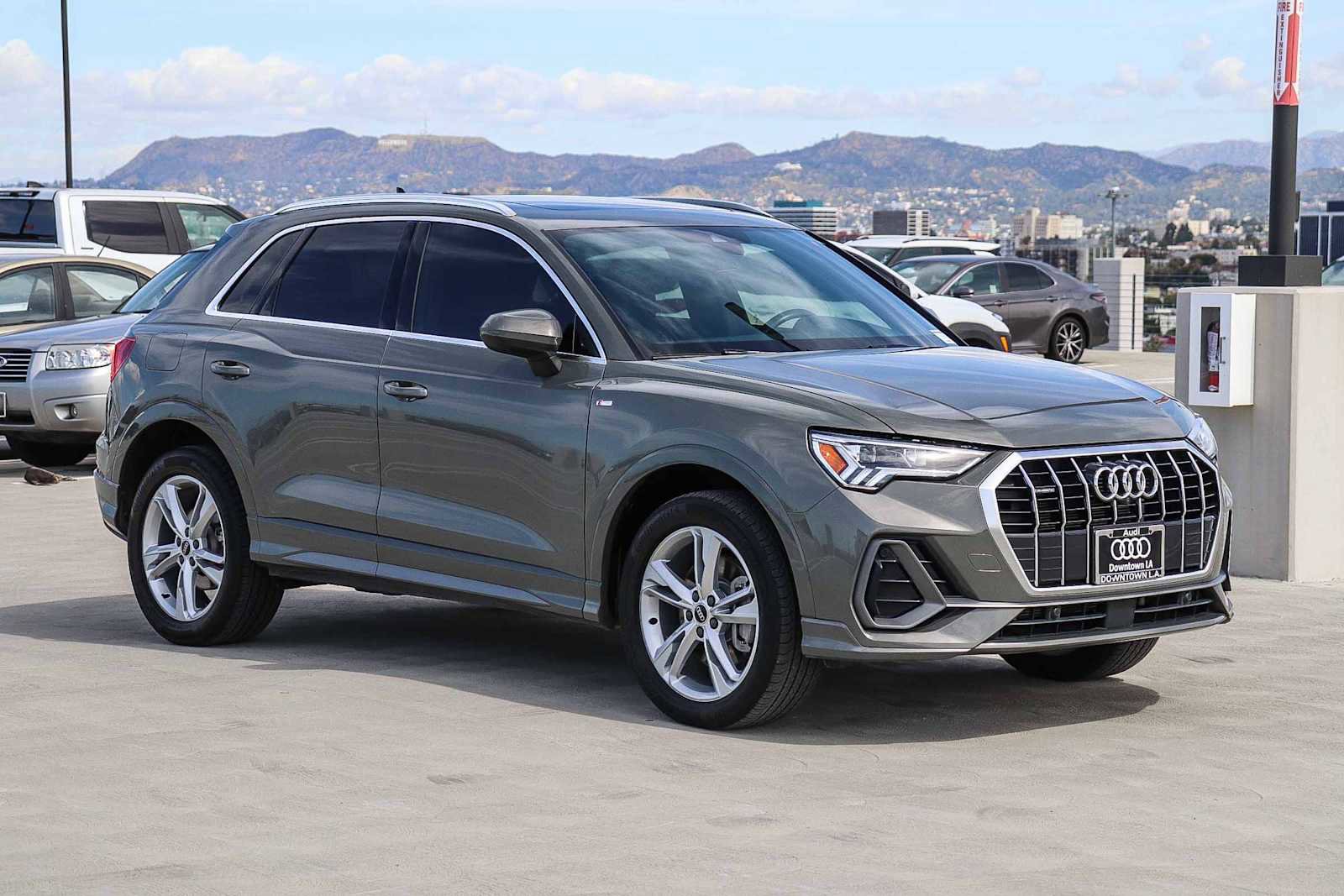 Used 2023 Audi Q3 2.0T Premium Plus w/ Premium Plus Package AWD/4WD image 3