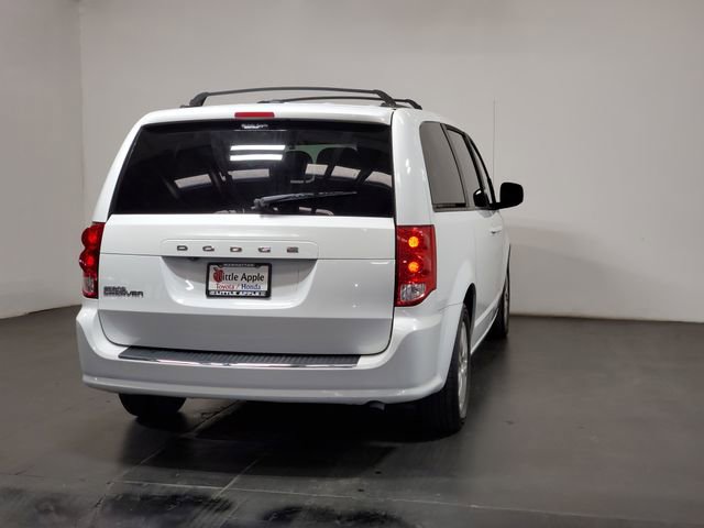 Used 2018 Dodge Grand Caravan SE w/ UConnect Hands-Free Group image 27