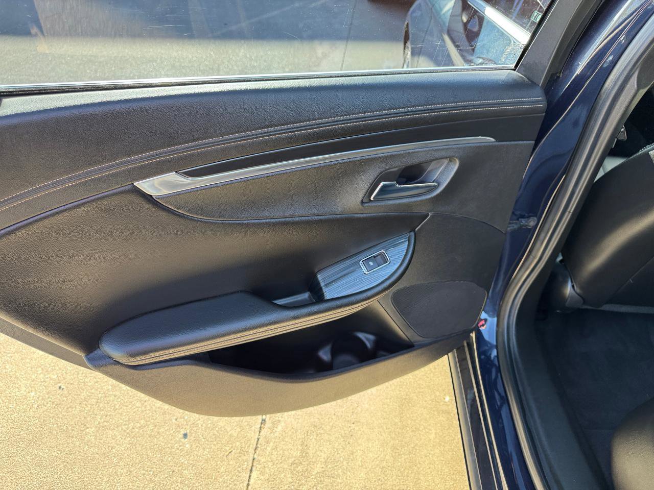 Used 2017 Chevrolet Impala LT image 18