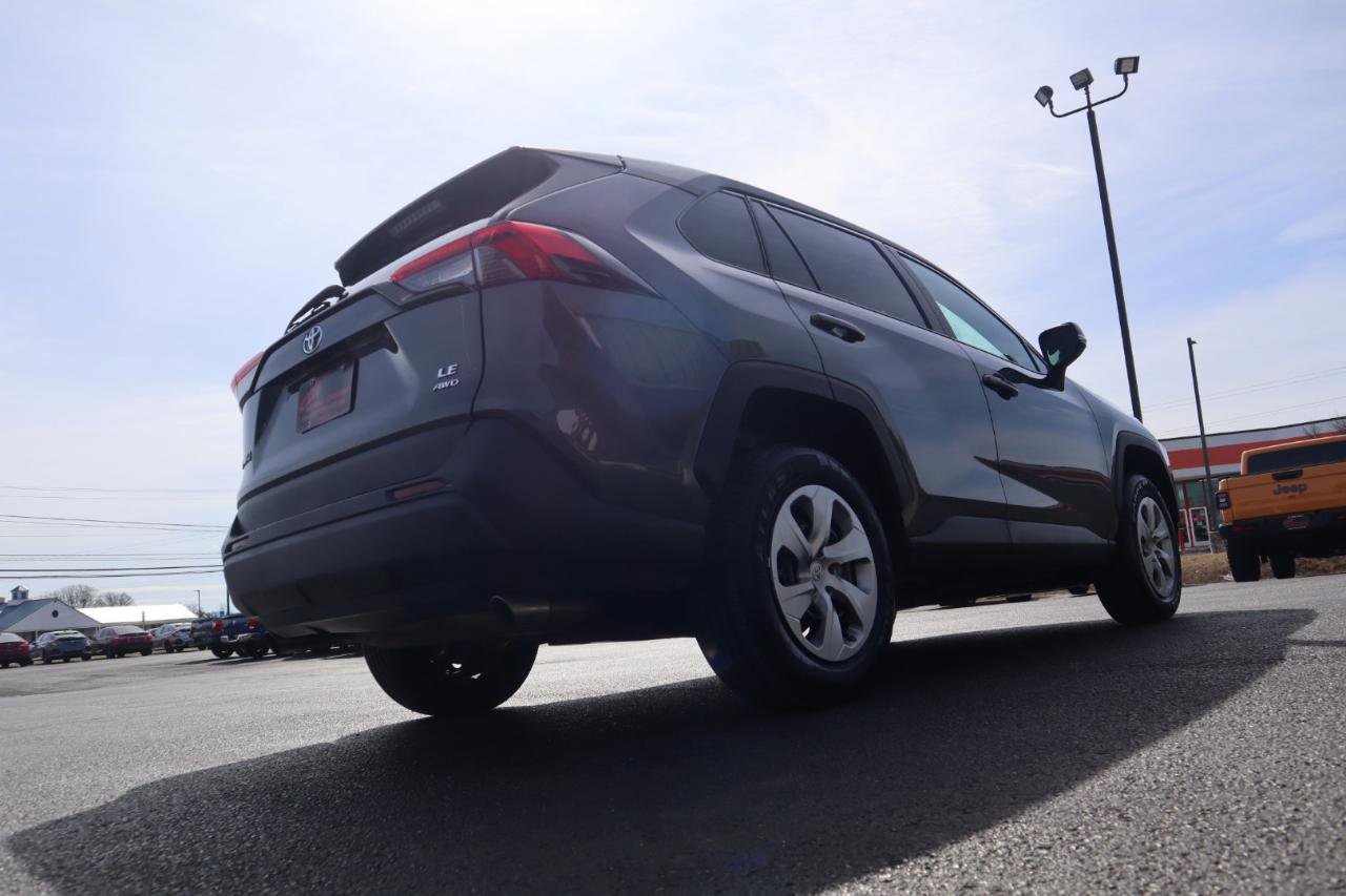 Used 2019 Toyota RAV4 LE w/ All Weather Liner Package AWD/4WD image 18