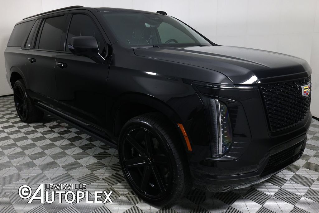 Used 2025 Cadillac Escalade ESV Sport AWD/4WD image 3