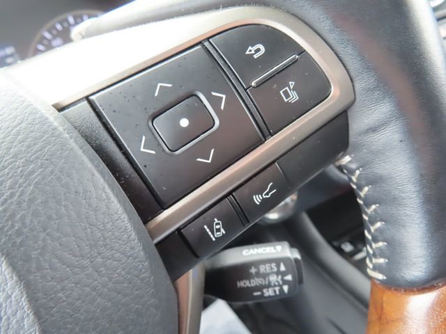 Used 2020 Lexus RX 350L Premium w/ Premium Package image 19