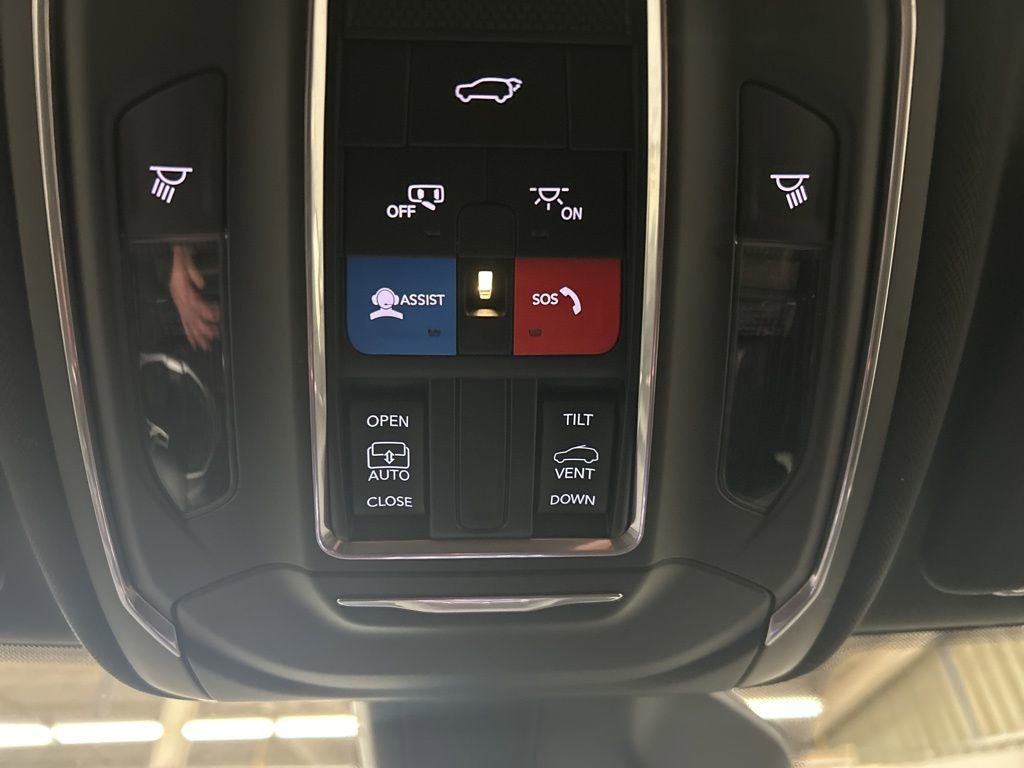 New 2025 Jeep Grand Cherokee Altitude image 42