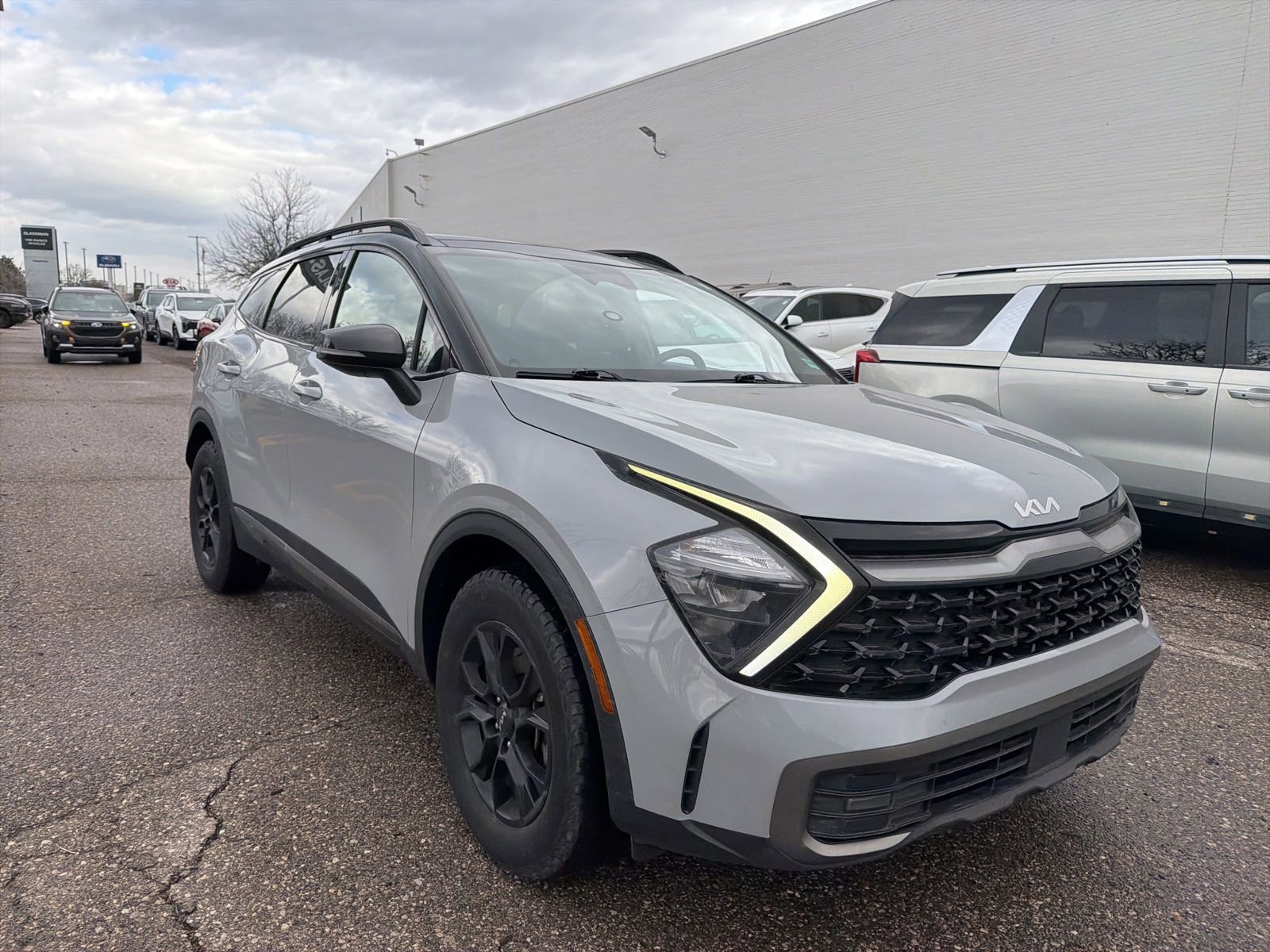 Certified 2023 Kia Sportage X-Pro image 3