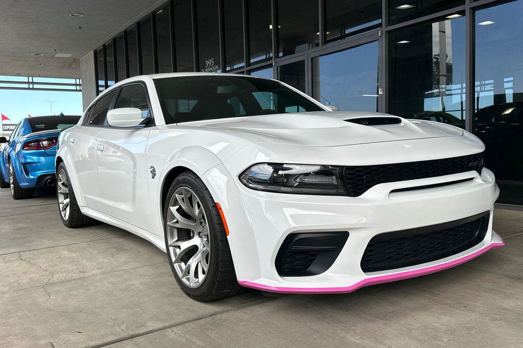 Used 2020 Dodge Charger SRT Hellcat w/ Navigation & Travel Group RWD image 2