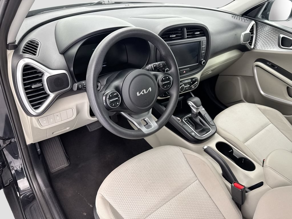 Used 2023 Kia Soul LX FWD image 9
