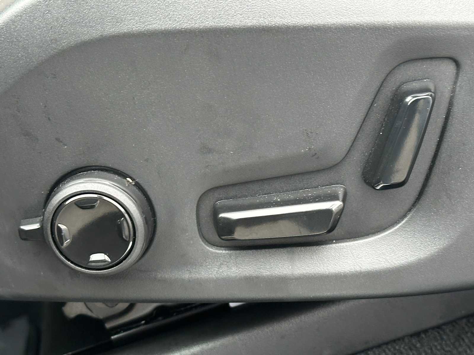 Certified 2025 Volvo XC90 T8 Ultra image 23