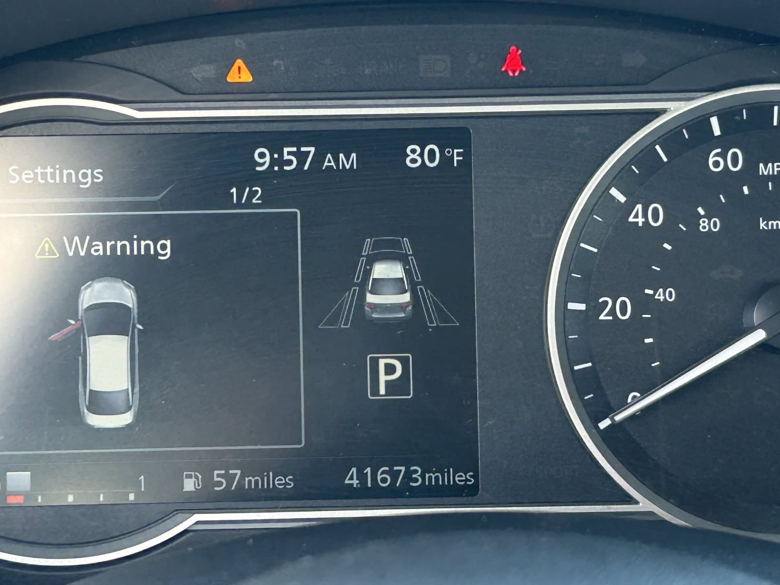 Used 2025 Nissan Versa SV FWD image 33