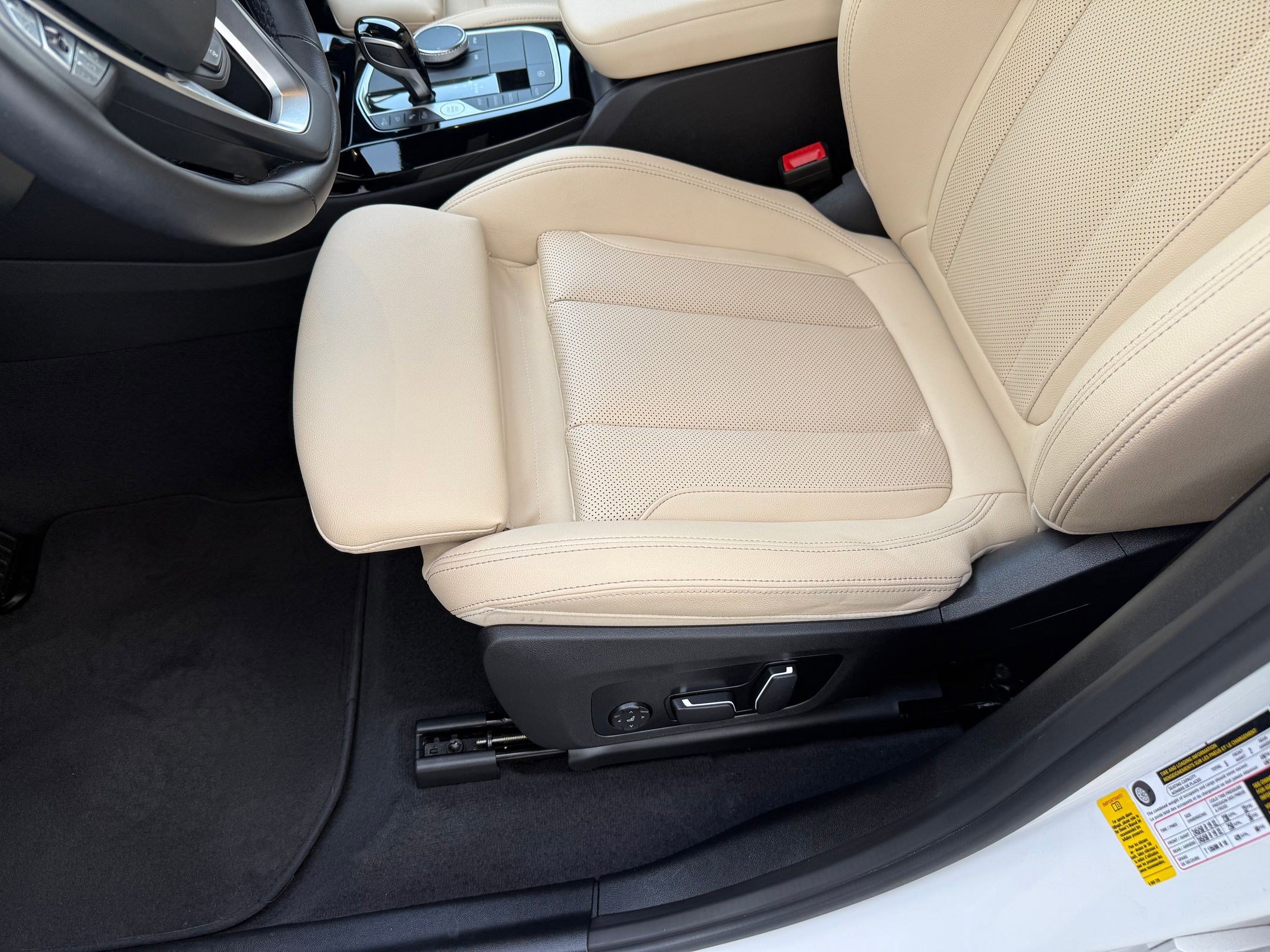 Certified 2024 BMW X3 sDrive30i w/ Premium Package w/ZPA image 12