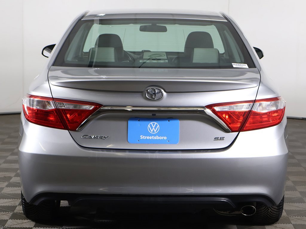 Used 2015 Toyota Camry SE image 9