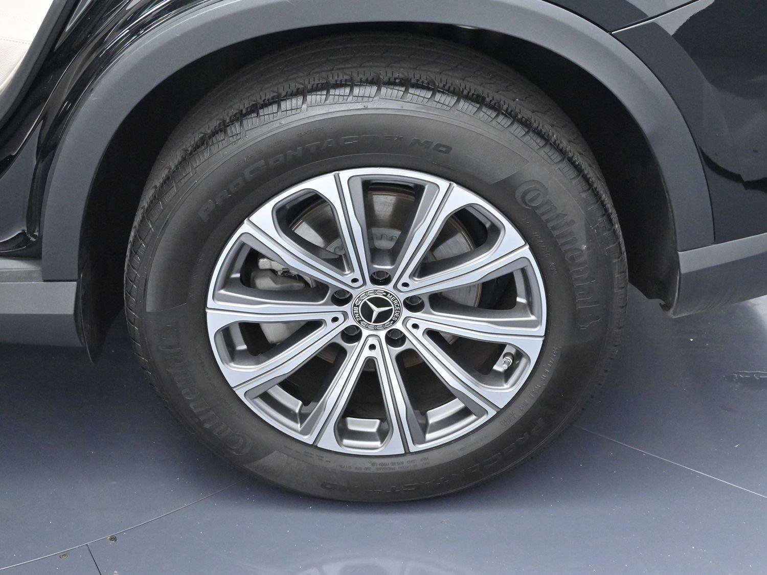 Used 2024 Mercedes-Benz GLC 300 4MATIC image 29