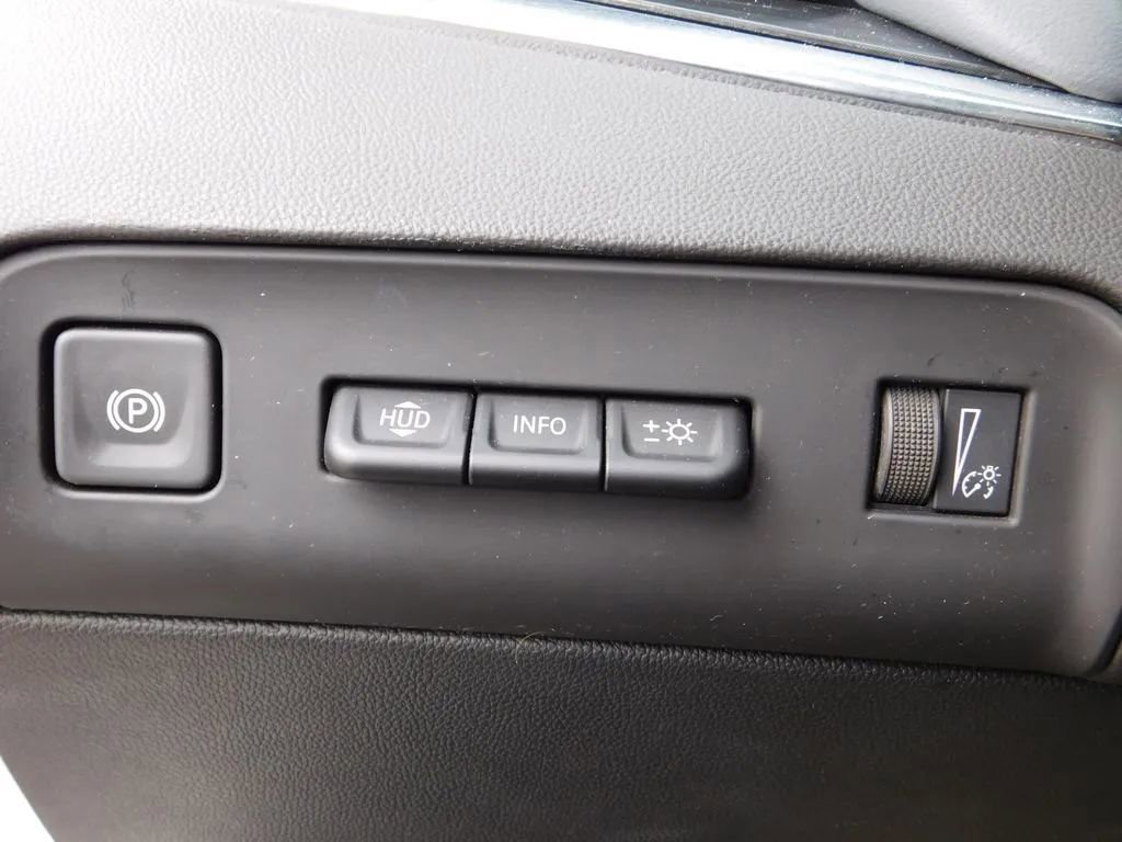 Used 2024 Buick Enclave Premium image 25