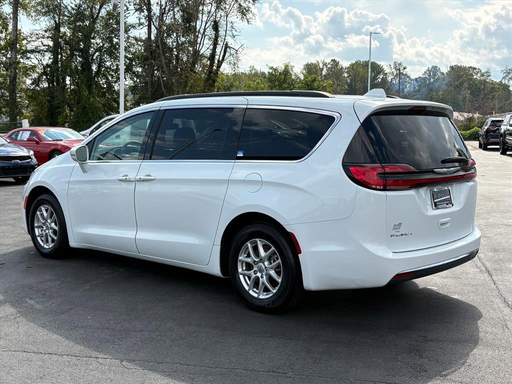 Used 2022 Chrysler Pacifica Touring-L image 28