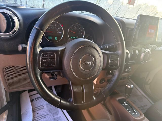 Used 2017 Jeep Wrangler Unlimited Sahara w/ Connectivity Group AWD/4WD image 12