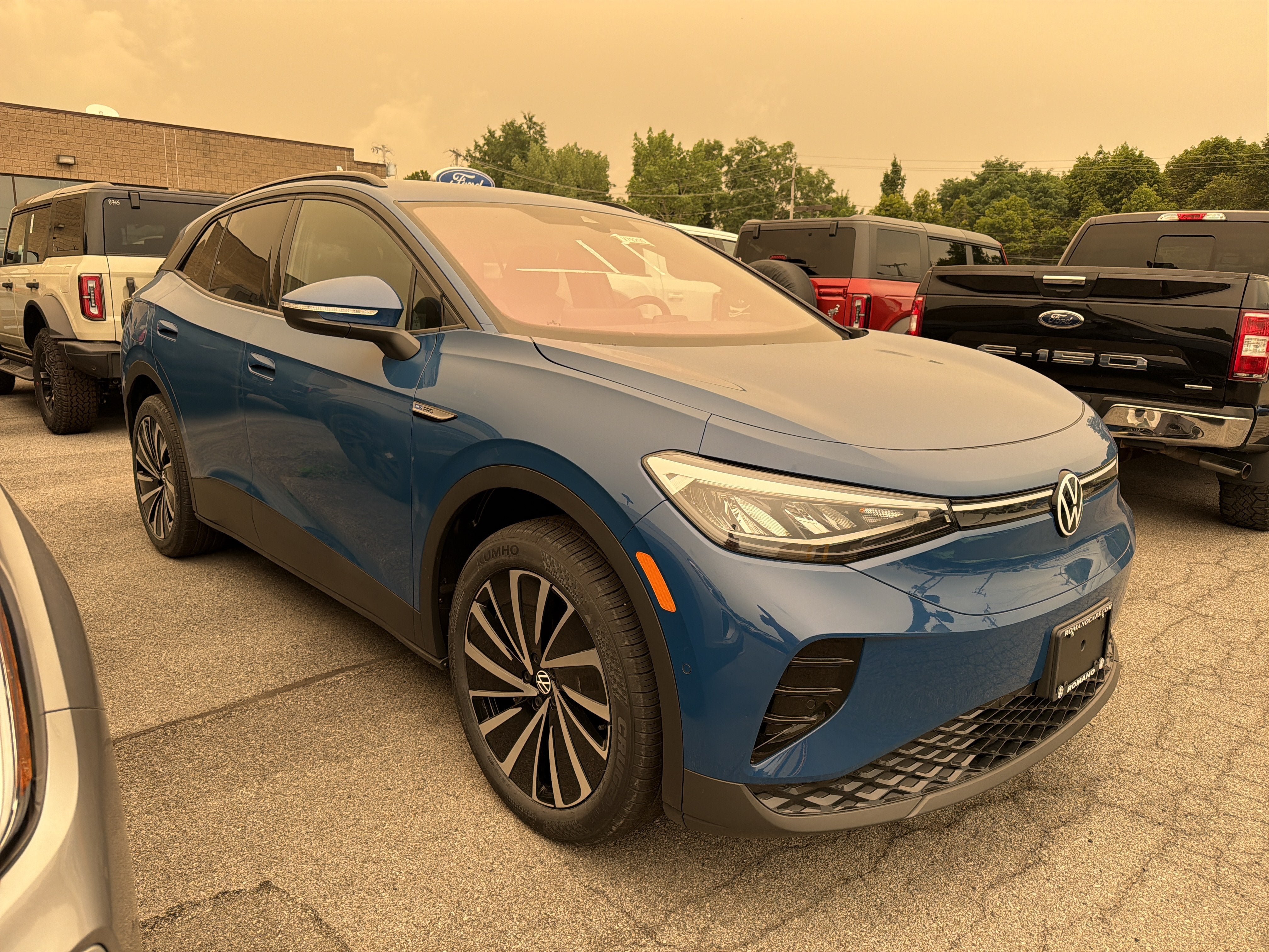 New 2026 Volkswagen ID.4 Pro AWD/4WD image 2
