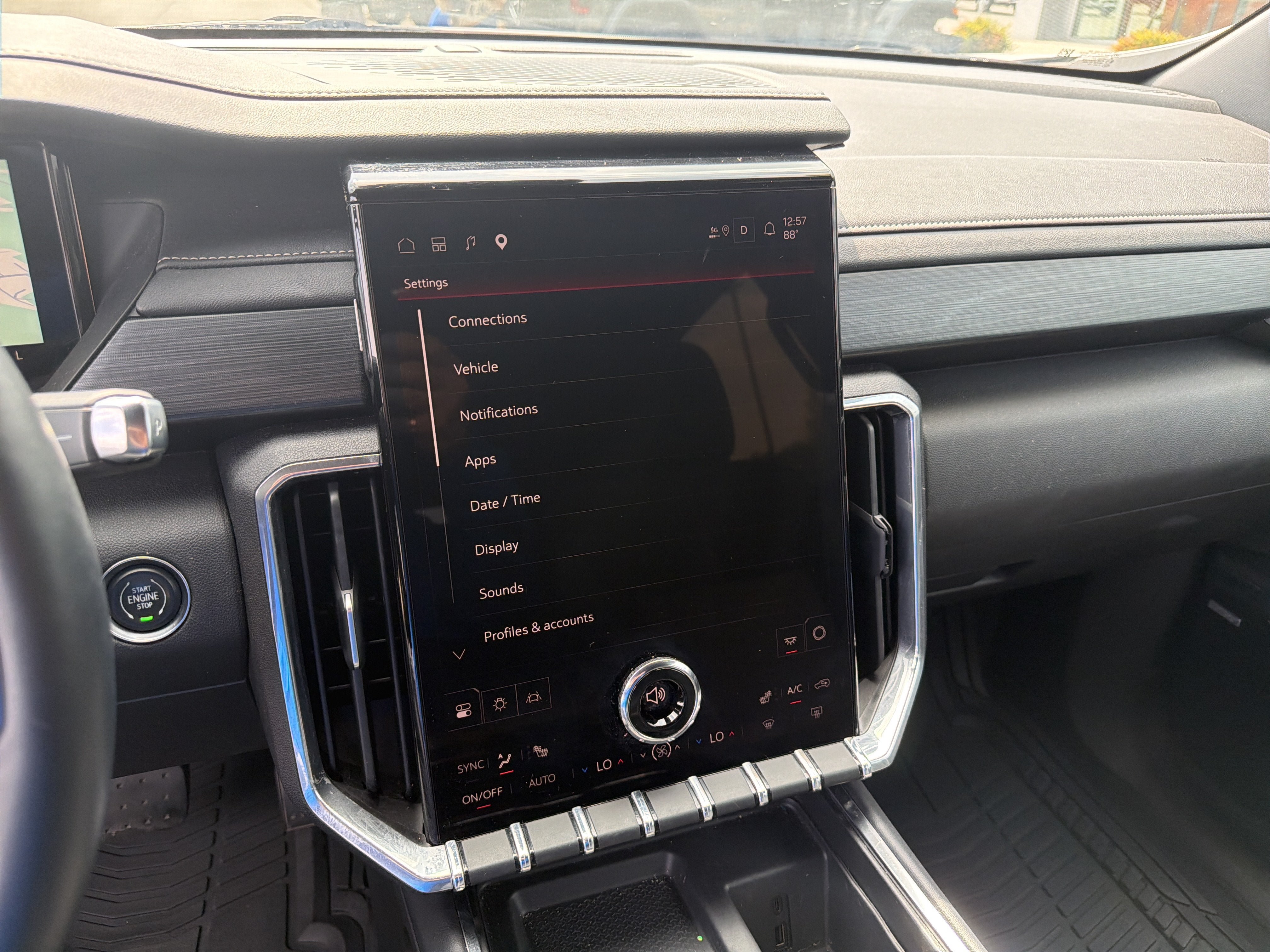 Used 2025 GMC Acadia Elevation FWD image 32