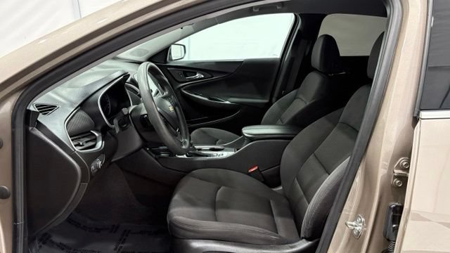 Used 2023 Chevrolet Malibu LT FWD image 11