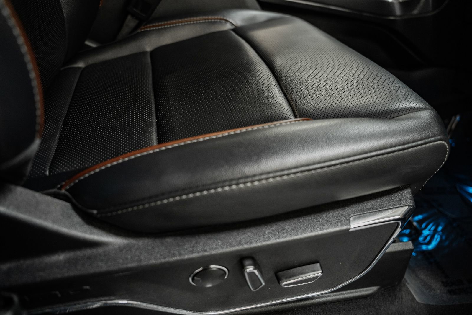 Certified 2023 Ford F150 Lariat w/ Equipment Group 502A High image 44