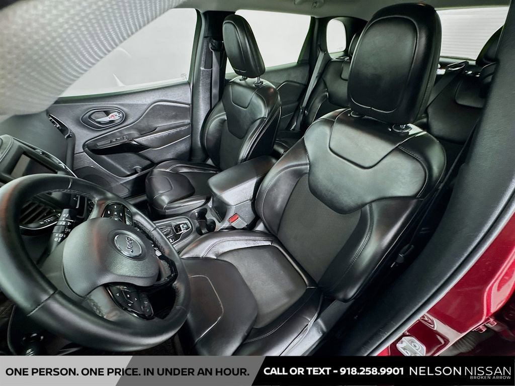 Used 2019 Jeep Cherokee Latitude Plus image 20