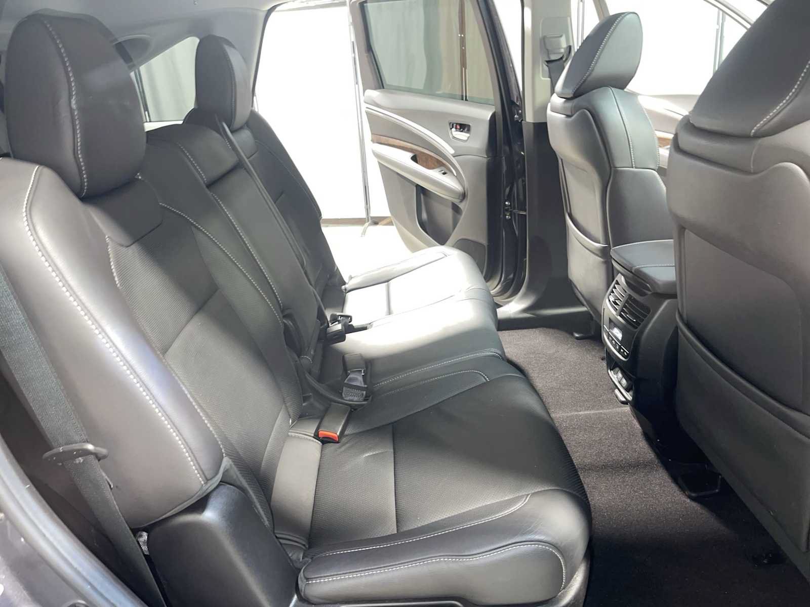 Used 2020 Acura MDX w/ Technology Package AWD/4WD image 13