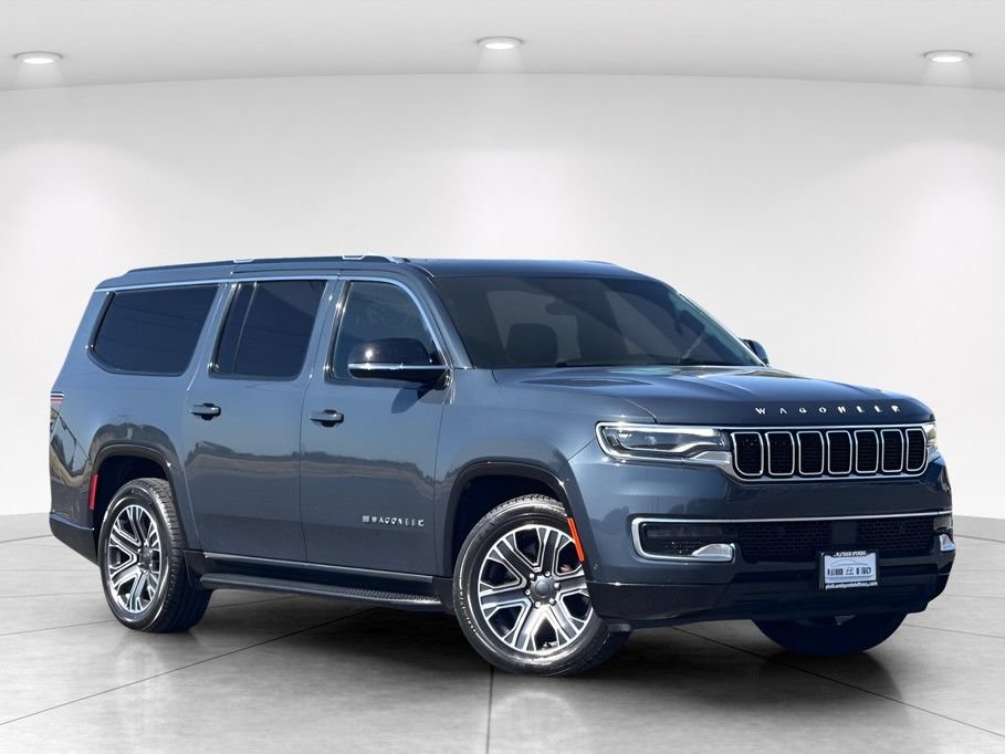 Used 2024 Jeep Wagoneer L Series II w/ Flexible Seating Group AWD/4WD image 2