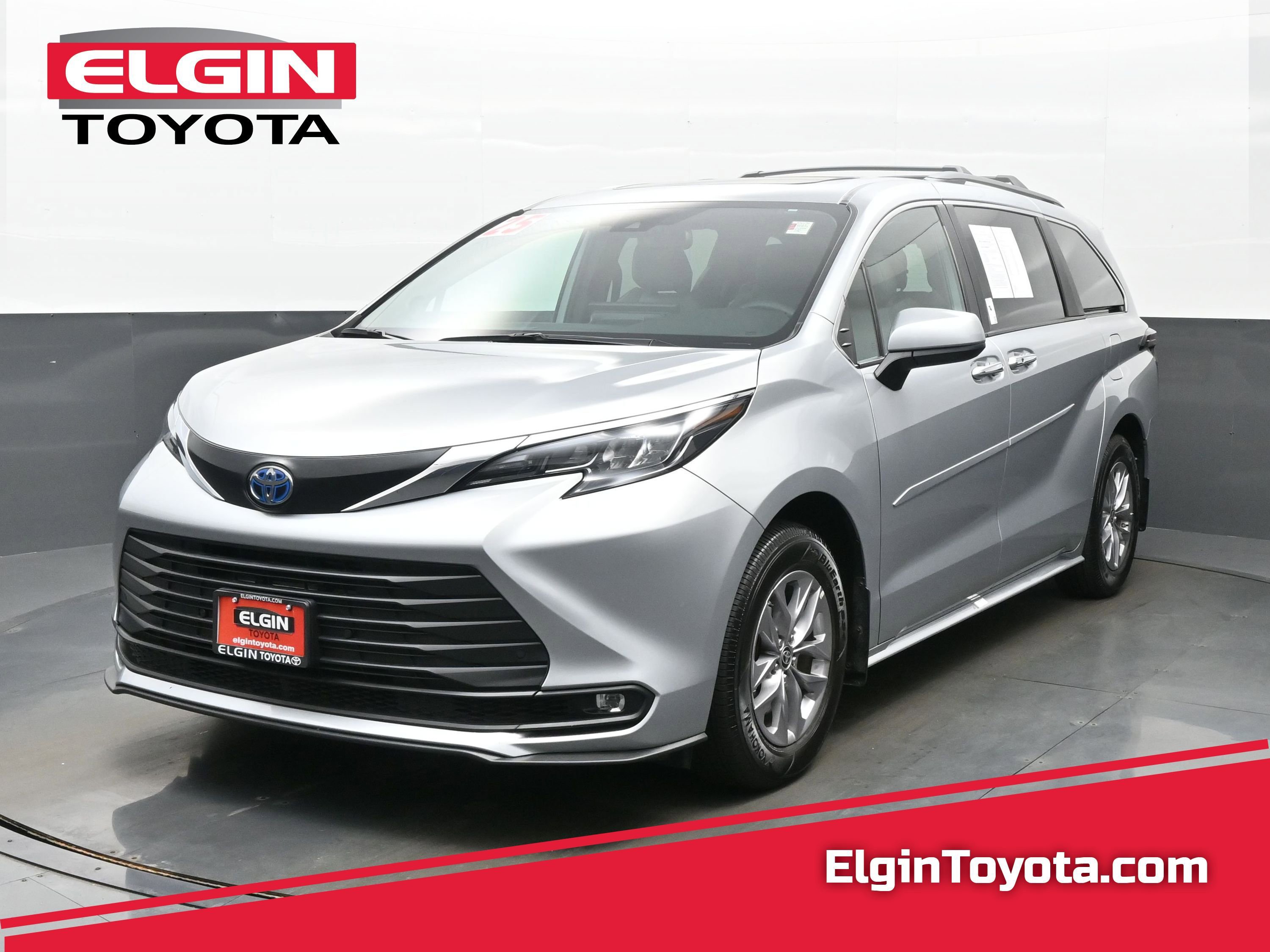 Used 2025 Toyota Sienna XLE w/ XLE Plus Package AWD/4WD image 1