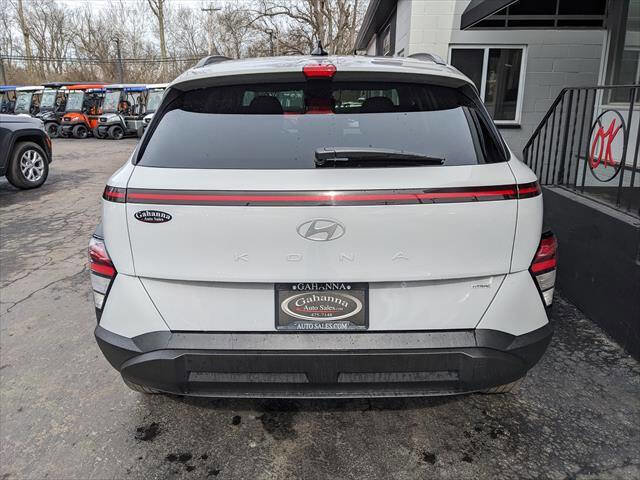 Used 2024 Hyundai Kona SEL image 4