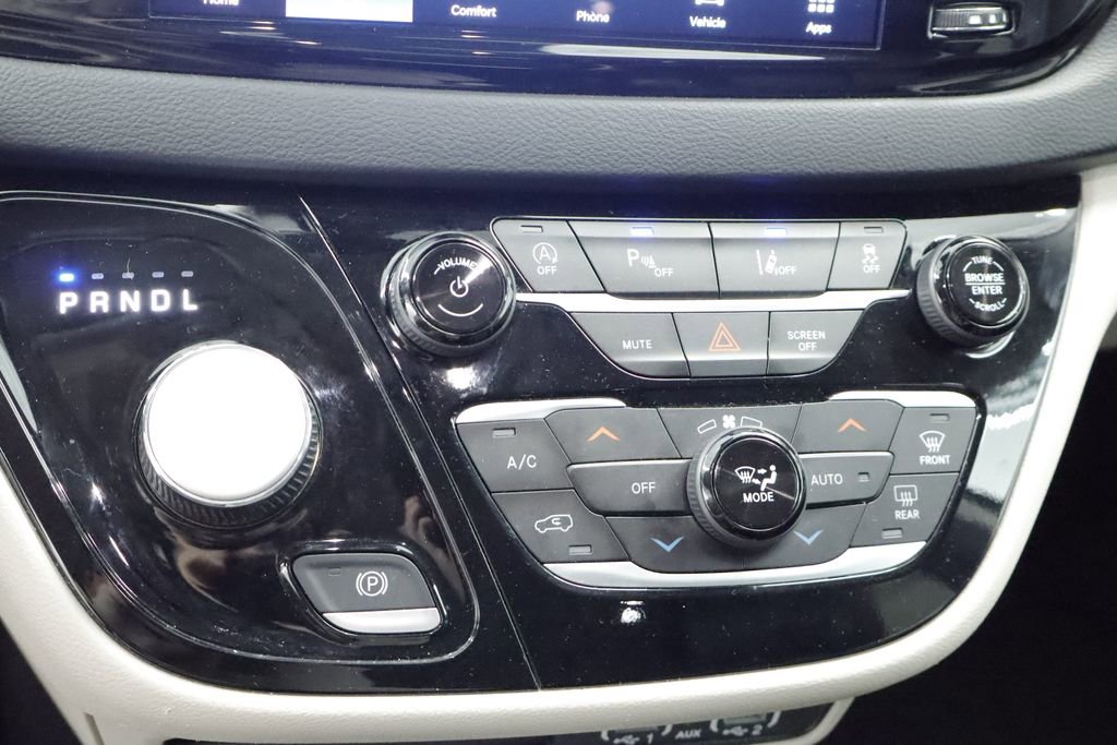 Certified 2023 Chrysler Pacifica Touring-L FWD image 31