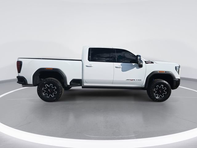 Used 2024 GMC Sierra 2500 AT4X image 2