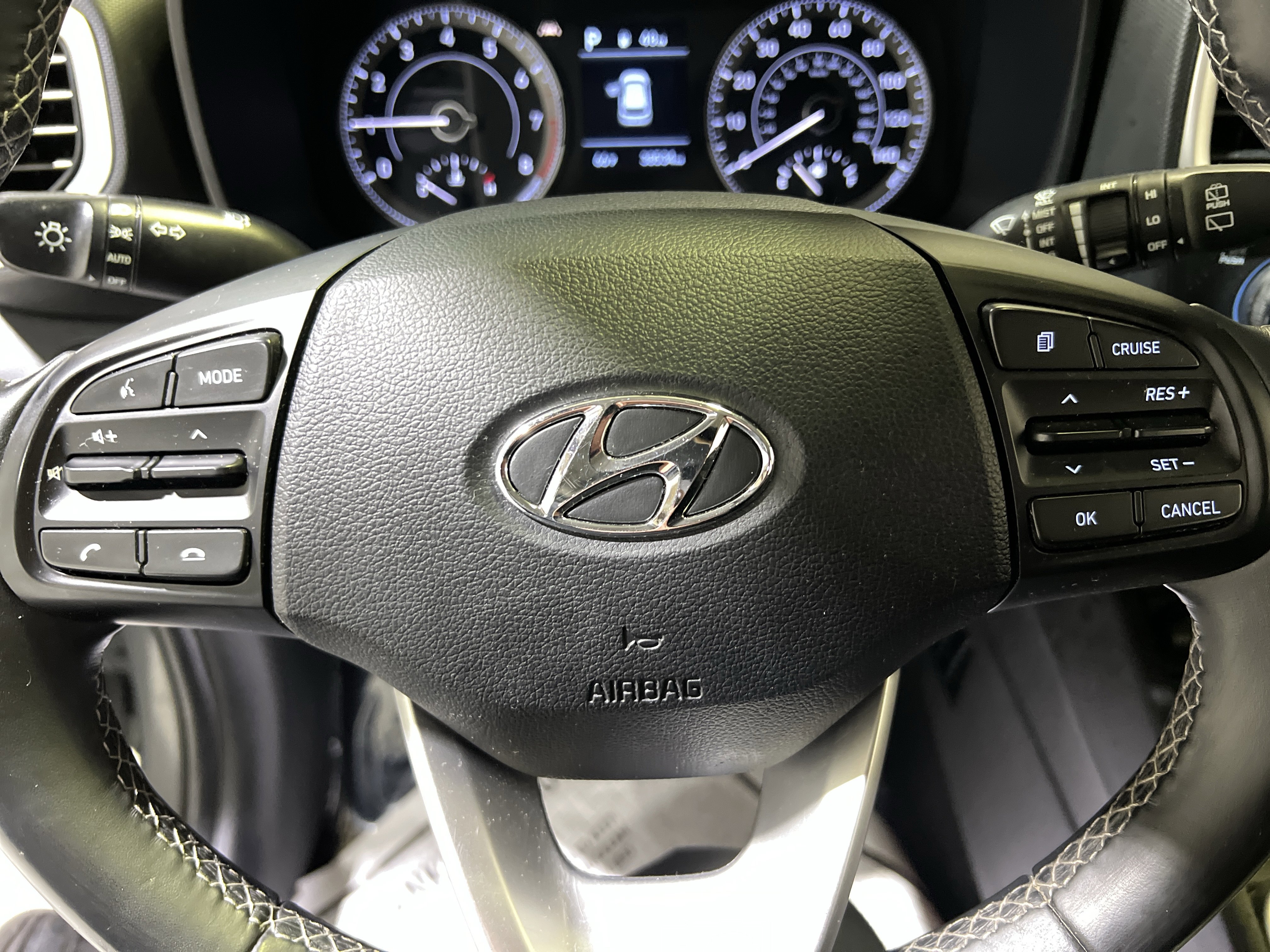 Used 2021 Hyundai Venue SEL w/ Premium Package FWD image 23