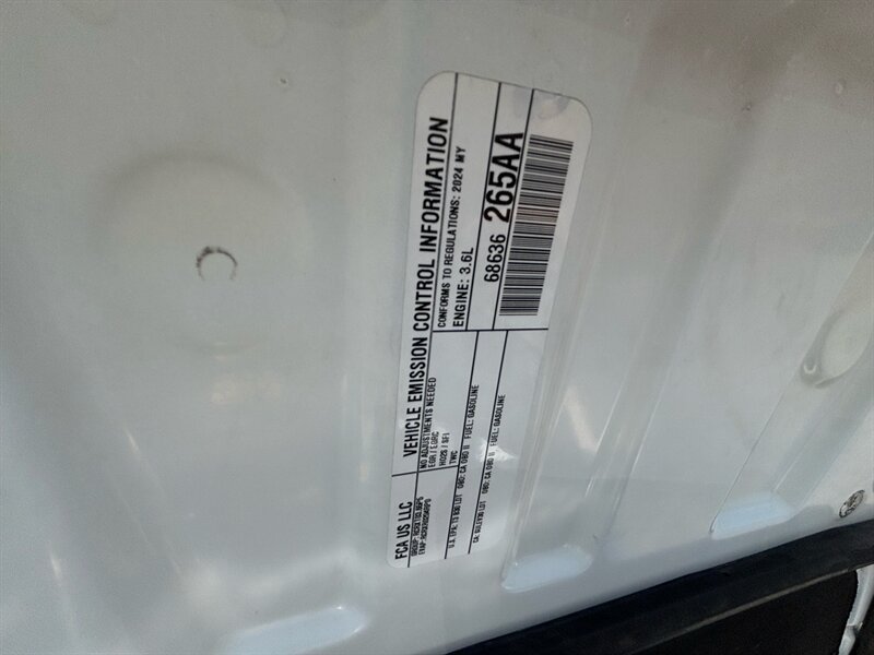 Used 2024 Jeep Grand Cherokee Altitude AWD/4WD image 12