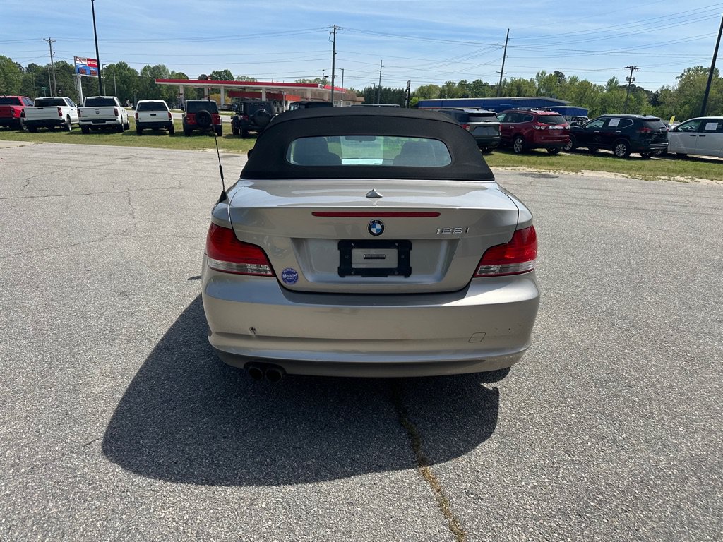 Used 2011 BMW 128i Convertible RWD image 4
