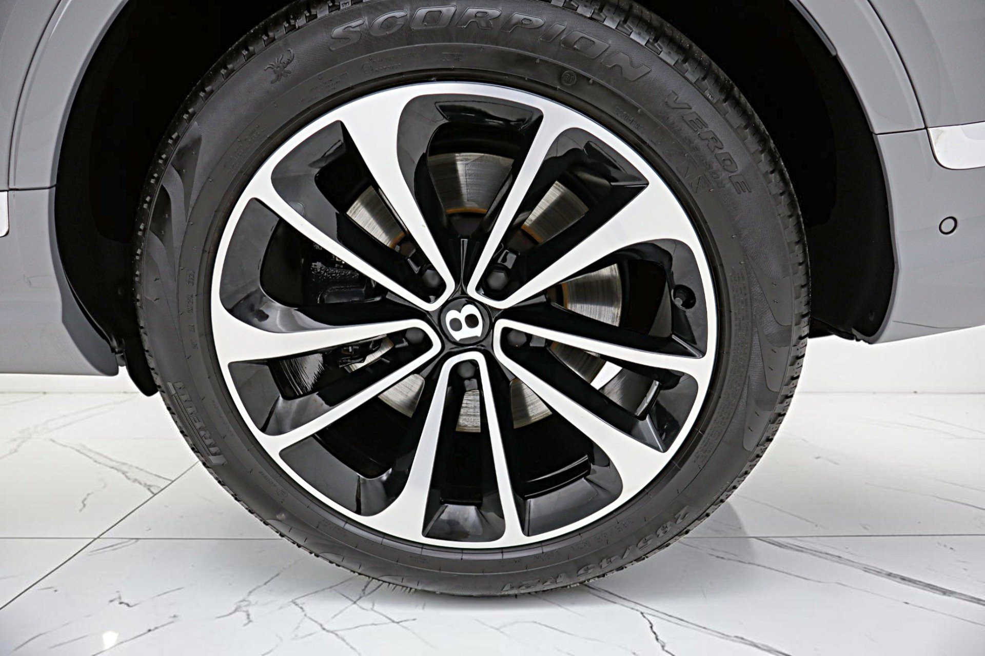 Used 2024 Bentley Bentayga Extended Wheelbase AWD/4WD image 53