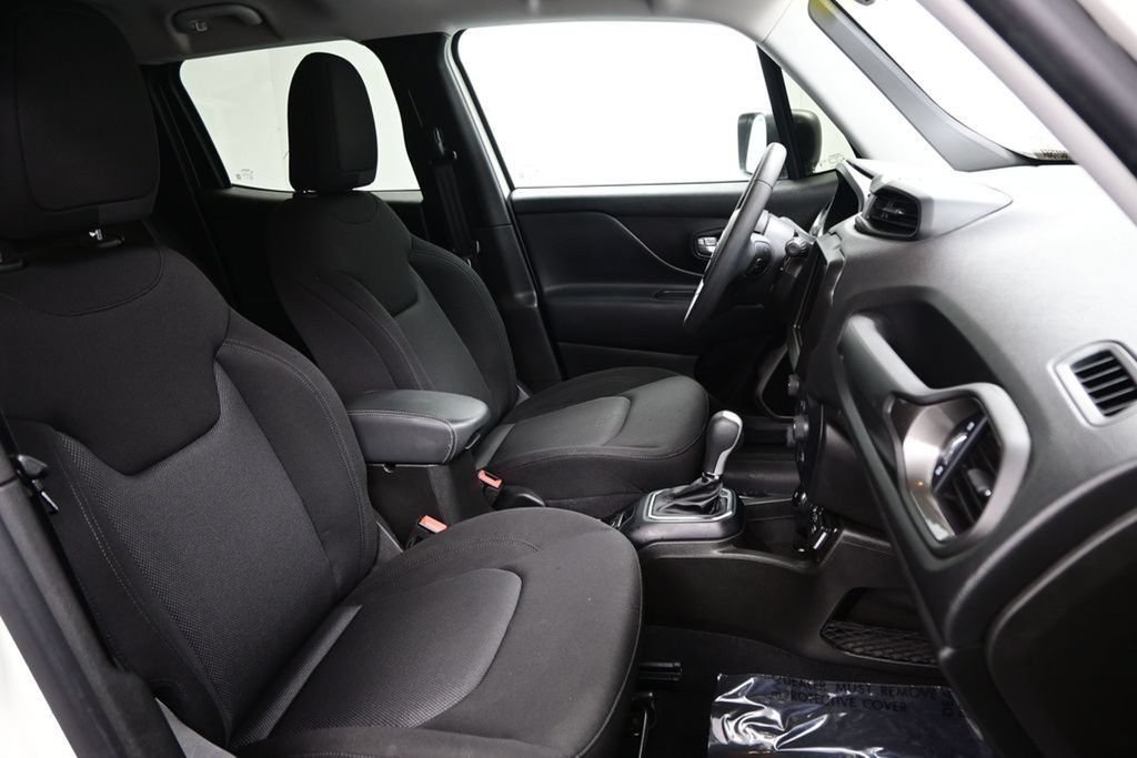 Used 2023 Jeep Renegade Latitude AWD/4WD image 13